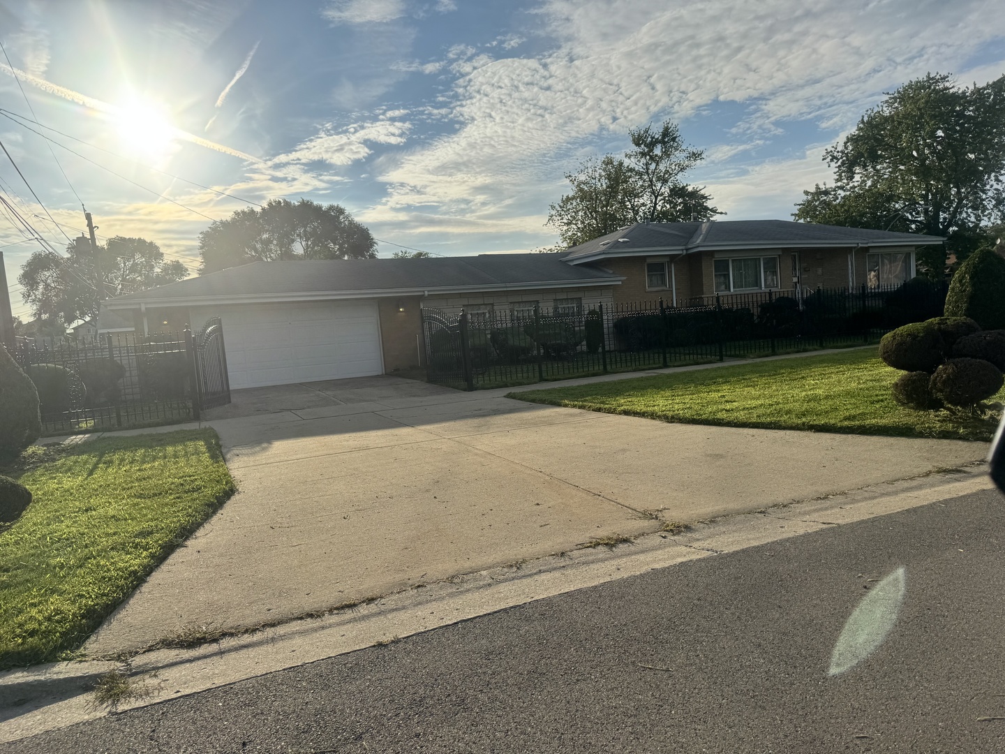 8900 S Prairie Avenue