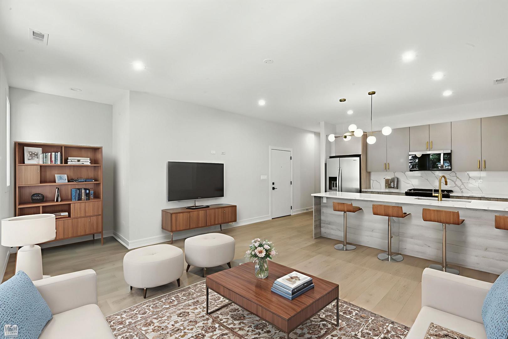 4629 S Michigan Avenue 2