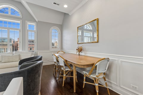 Tiny photo for 2743 N Lakewood Avenue #3, Chicago, IL 60614 (MLS # 12779453)