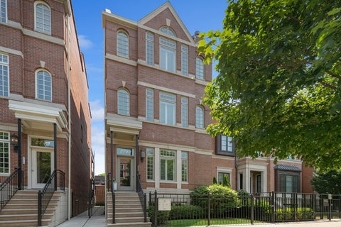 Photo of 2743 N Lakewood Avenue #3, Chicago, IL 60614 (MLS # 12779453)