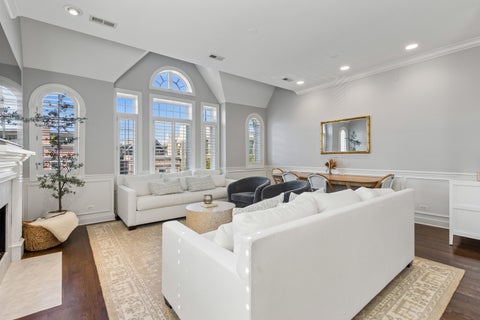 Tiny photo for 2743 N Lakewood Avenue #3, Chicago, IL 60614 (MLS # 12779453)