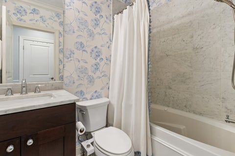 Tiny photo for 2743 N Lakewood Avenue #3, Chicago, IL 60614 (MLS # 12779453)