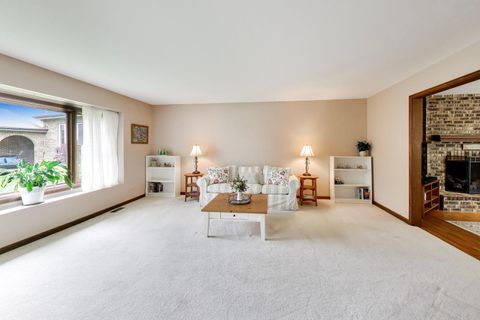 Tiny photo for 2302 Lisa Court, Palatine, IL 60067 (MLS # 12654207)