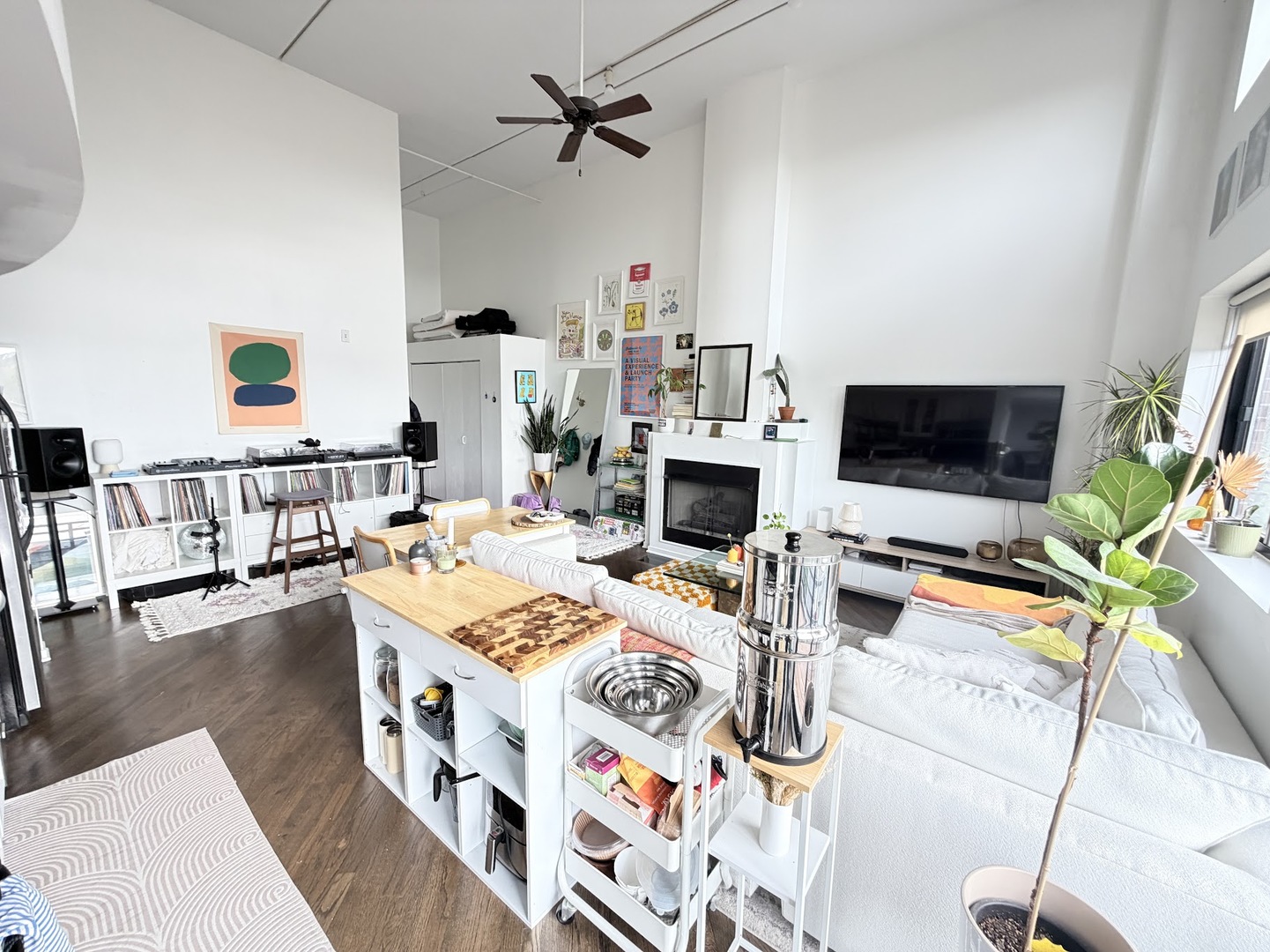 2012 W Saint Paul Avenue 409