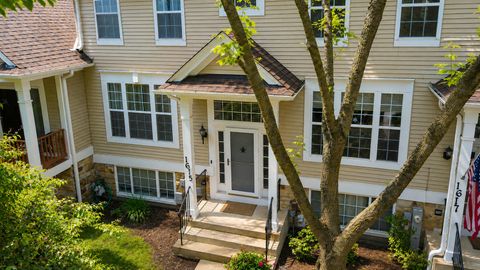 Photo of 1615 Fox Run Drive, Arlington Heights, IL 60004 (MLS # 12674074)