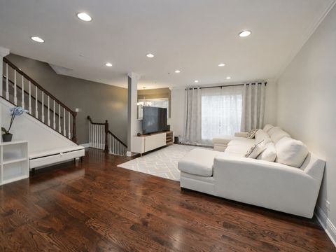 Tiny photo for 1615 Fox Run Drive, Arlington Heights, IL 60004 (MLS # 12674074)