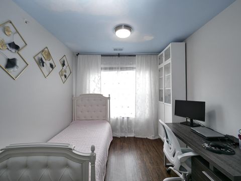 Tiny photo for 1615 Fox Run Drive, Arlington Heights, IL 60004 (MLS # 12674074)