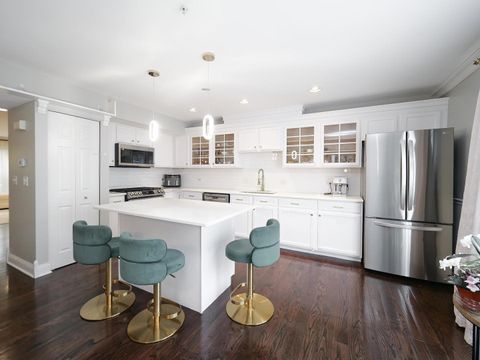 Tiny photo for 1615 Fox Run Drive, Arlington Heights, IL 60004 (MLS # 12674074)