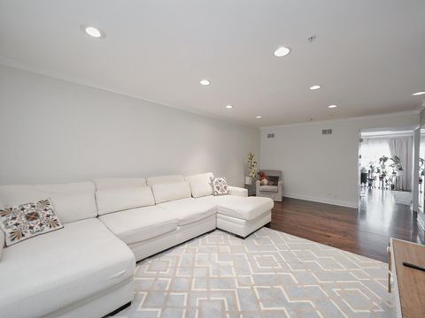 Tiny photo for 1615 Fox Run Drive, Arlington Heights, IL 60004 (MLS # 12674074)