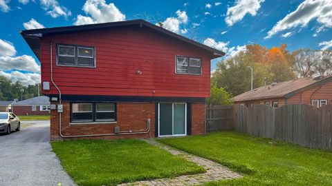 Tiny photo for 3125 W Whipple Drive, Merrionette Park, IL 60803 (MLS # 12439120)