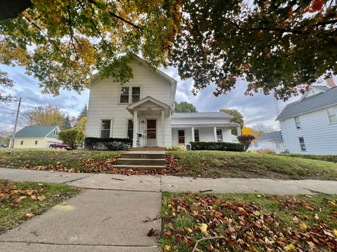 A home in Dixon