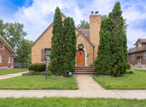 Photo of 725 Augusta Avenue, Elgin, IL 60120 (MLS # 12685132)
