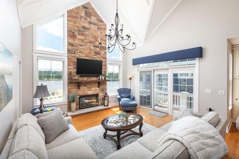 Tiny photo for 5 Windward Way, Ottawa, IL 61350 (MLS # 12459341)