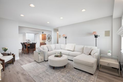 Tiny photo for 5 Windward Way, Ottawa, IL 61350 (MLS # 12459341)