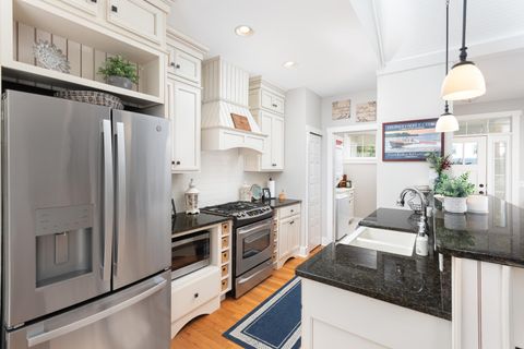 Tiny photo for 5 Windward Way, Ottawa, IL 61350 (MLS # 12459341)