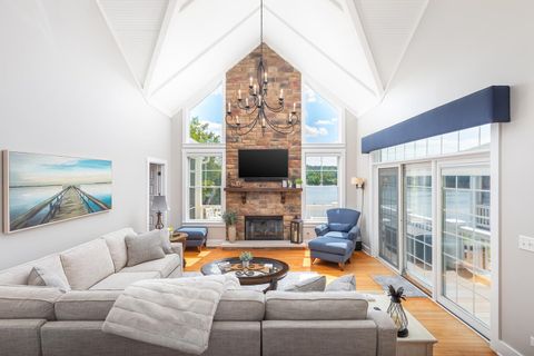 Tiny photo for 5 Windward Way, Ottawa, IL 61350 (MLS # 12459341)