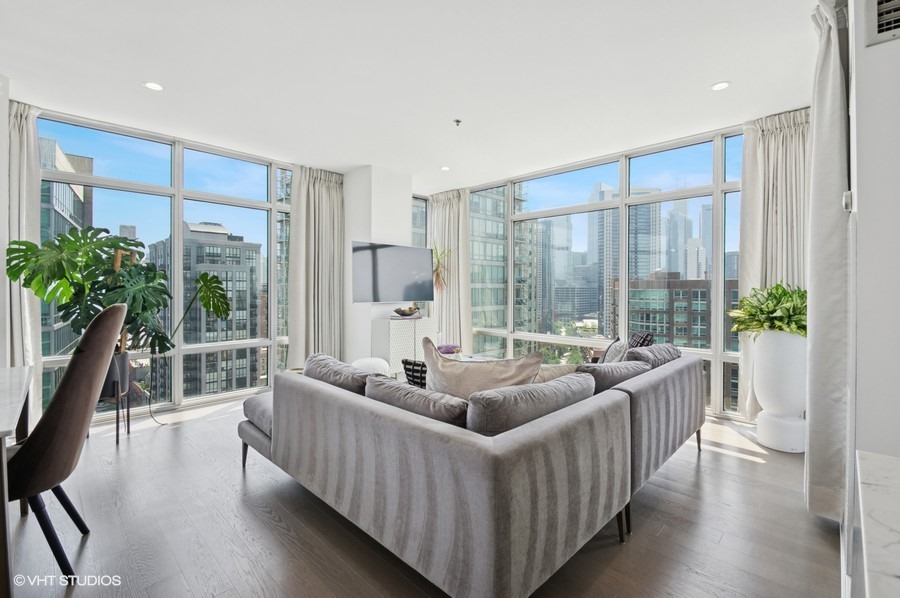 510 W Erie Street 1701