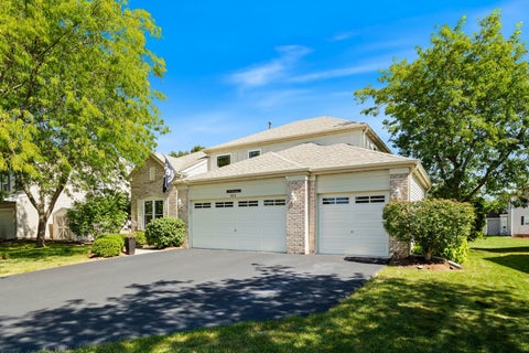 Photo of 812 Honeysuckle Lane, Aurora, IL 60506 (MLS # 12759003)