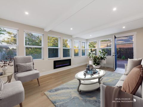 Tiny photo for 6207 N Hiawatha Avenue, Chicago, IL 60646 (MLS # 12529359)