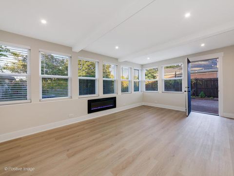 Tiny photo for 6207 N Hiawatha Avenue, Chicago, IL 60646 (MLS # 12529359)