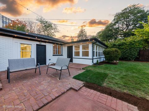 Tiny photo for 6207 N Hiawatha Avenue, Chicago, IL 60646 (MLS # 12529359)