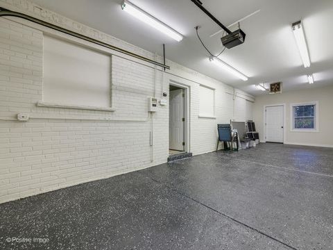 Tiny photo for 6207 N Hiawatha Avenue, Chicago, IL 60646 (MLS # 12529359)