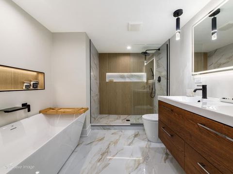 Tiny photo for 6207 N Hiawatha Avenue, Chicago, IL 60646 (MLS # 12529359)