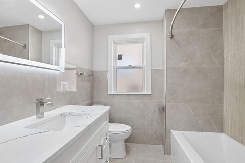 Tiny photo for 5547 N California Avenue, Chicago, IL 60625 (MLS # 12585187)