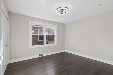 Tiny photo for 5547 N California Avenue, Chicago, IL 60625 (MLS # 12585187)