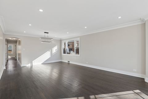 Tiny photo for 5547 N California Avenue, Chicago, IL 60625 (MLS # 12585187)