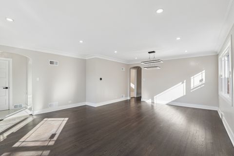 Tiny photo for 5547 N California Avenue, Chicago, IL 60625 (MLS # 12585187)