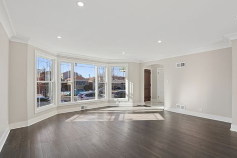 Tiny photo for 5547 N California Avenue, Chicago, IL 60625 (MLS # 12585187)