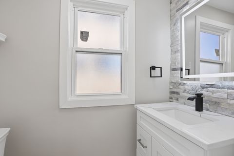 Tiny photo for 5547 N California Avenue, Chicago, IL 60625 (MLS # 12585187)