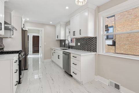 Tiny photo for 5547 N California Avenue, Chicago, IL 60625 (MLS # 12585187)