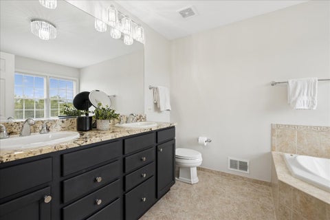 Tiny photo for 17 Harborside Way, Hawthorn Woods, IL 60047 (MLS # 12719404)