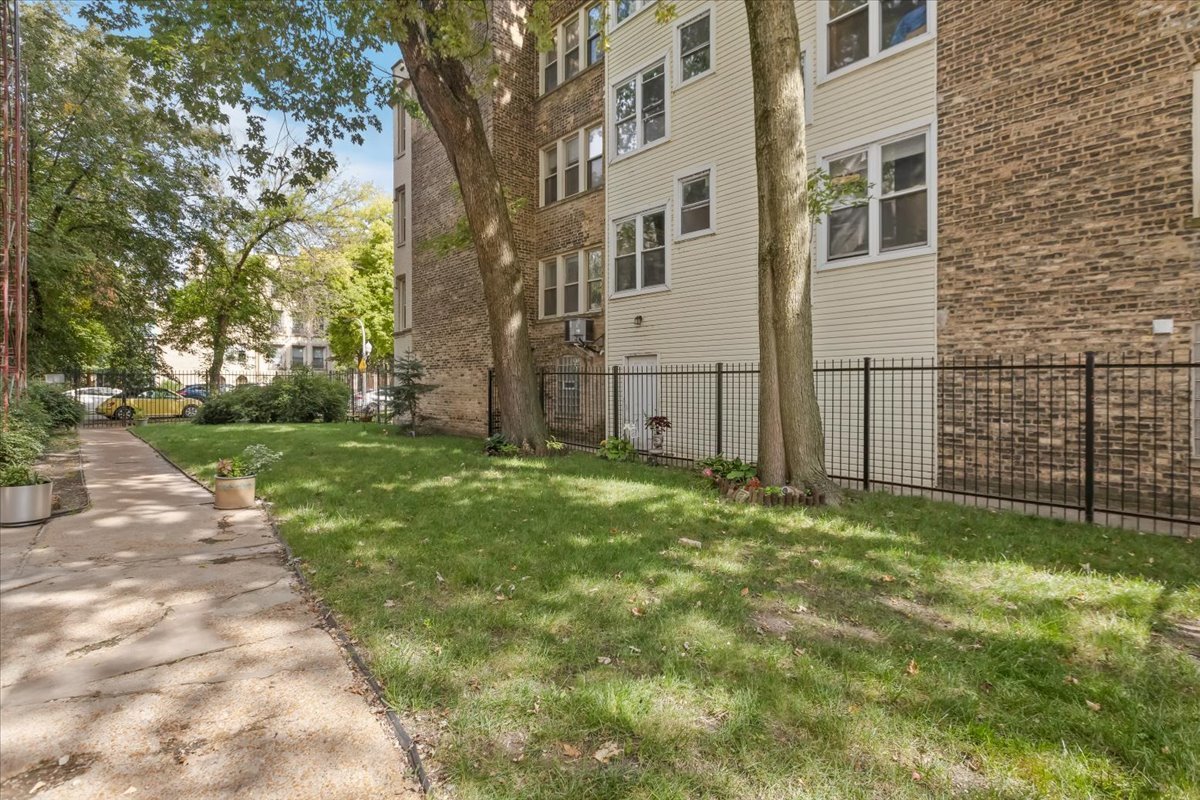 1441 W Farwell Avenue 3E