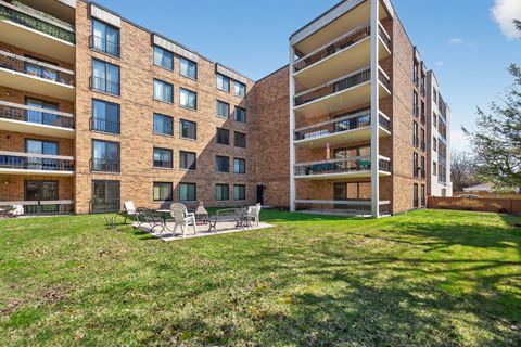 Tiny photo for 1020 N Harlem Avenue #1E, River Forest, IL 60305 (MLS # 12596392)