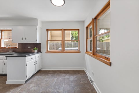 Tiny photo for 3326 Prairie Avenue, Brookfield, IL 60513 (MLS # 12695200)