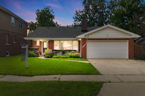 Tiny photo for 3326 Prairie Avenue, Brookfield, IL 60513 (MLS # 12695200)