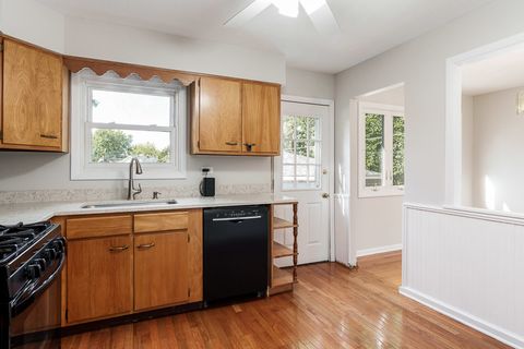 Tiny photo for 7924 WESTVIEW Lane, Woodridge, IL 60517 (MLS # 12489087)