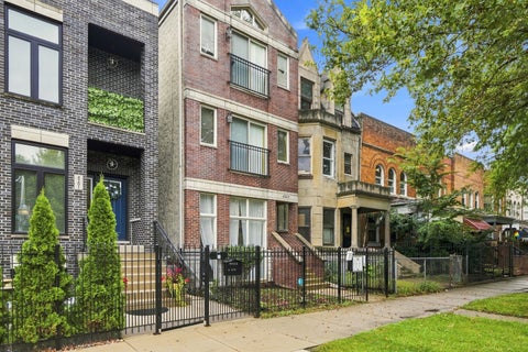 Photo of 4203 S Prairie Avenue #1, Chicago, IL 60653 (MLS # 12743999)