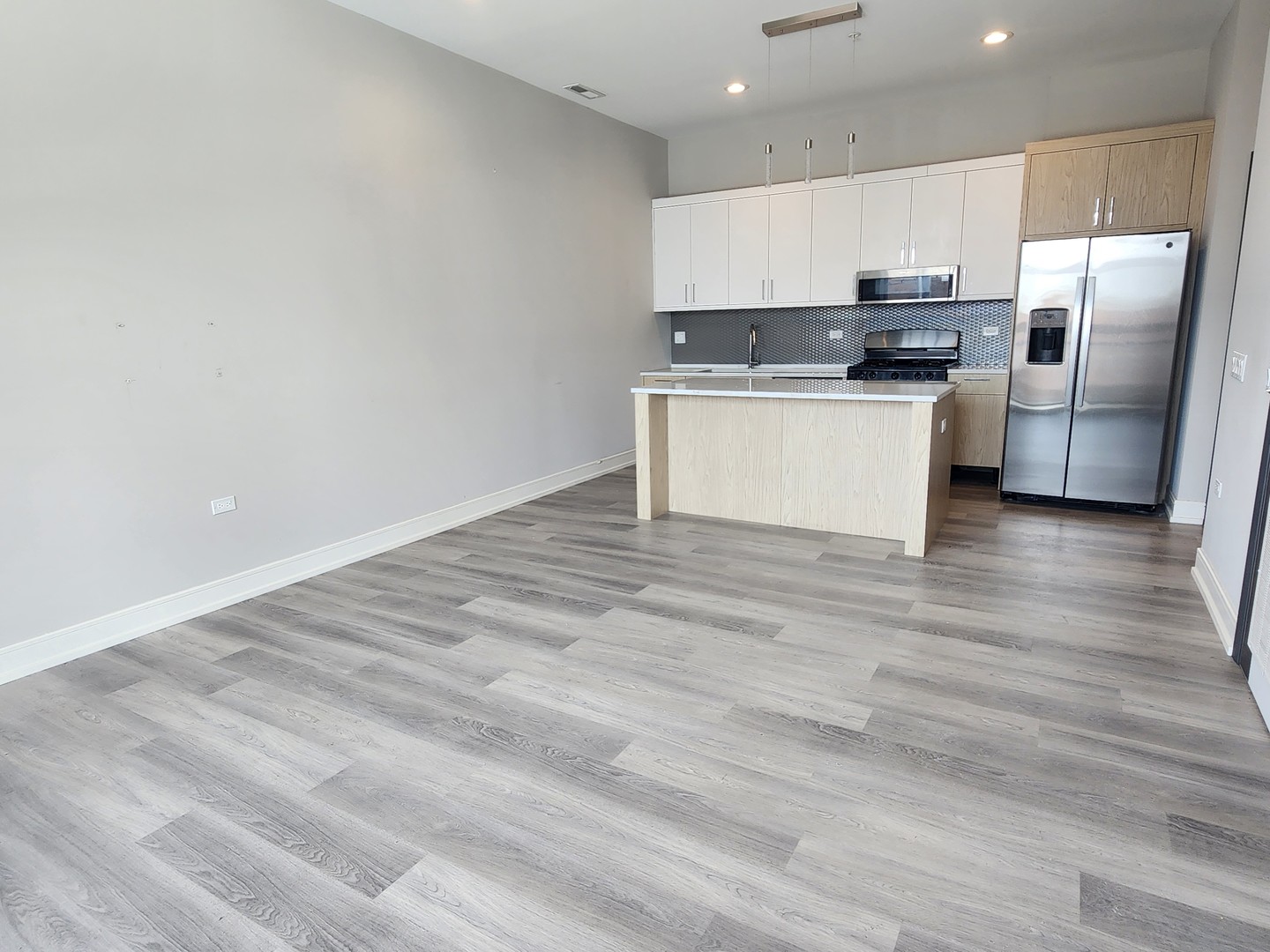 2406 W Armitage Avenue 202