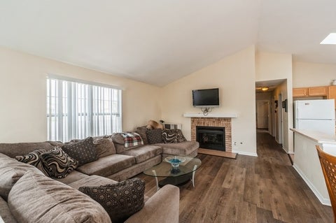 Tiny photo for 634 LE PARC Circle #634, Buffalo Grove, IL 60089 (MLS # 12568615)