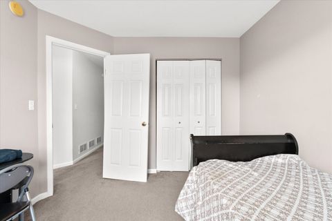 Tiny photo for 2422 Oakfield Court, Aurora, IL 60503 (MLS # 12499348)