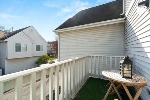 Tiny photo for 2422 Oakfield Court, Aurora, IL 60503 (MLS # 12499348)