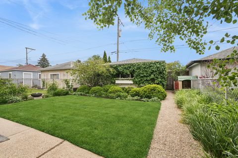 Tiny photo for 5339 W Berenice Avenue, Chicago, IL 60641 (MLS # 12649291)