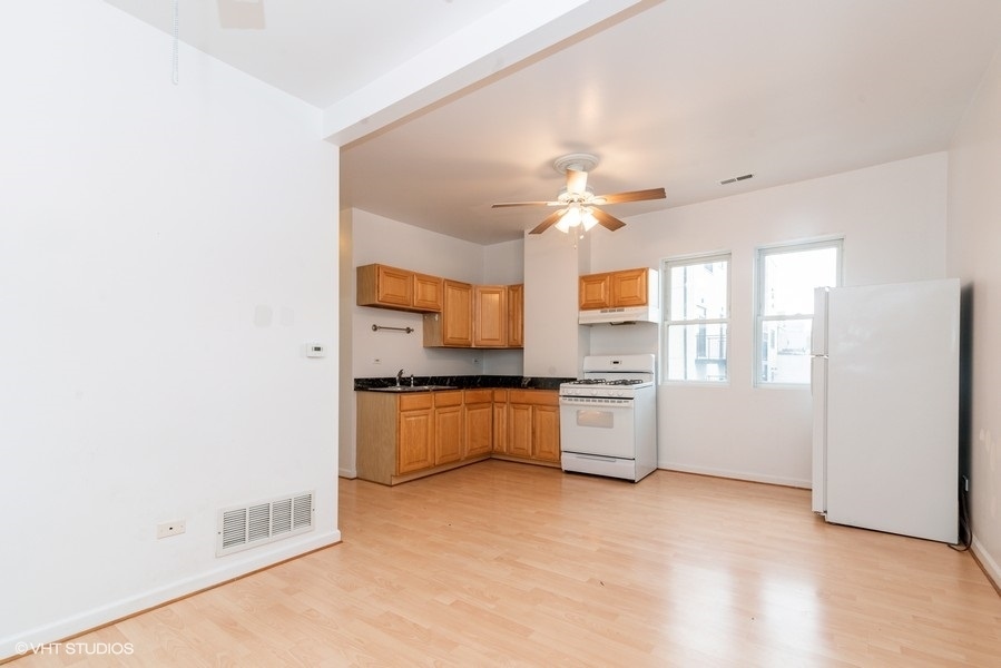 912 N ASHLAND Avenue 3C