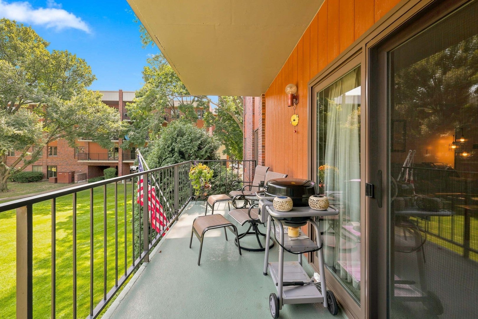 6565 Main Street 207