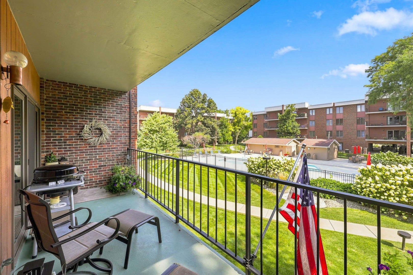 6565 Main Street 207