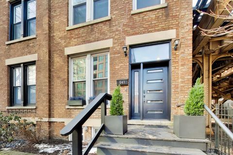 Tiny photo for 941 W Altgeld Street, Chicago, IL 60614 (MLS # 12609417)